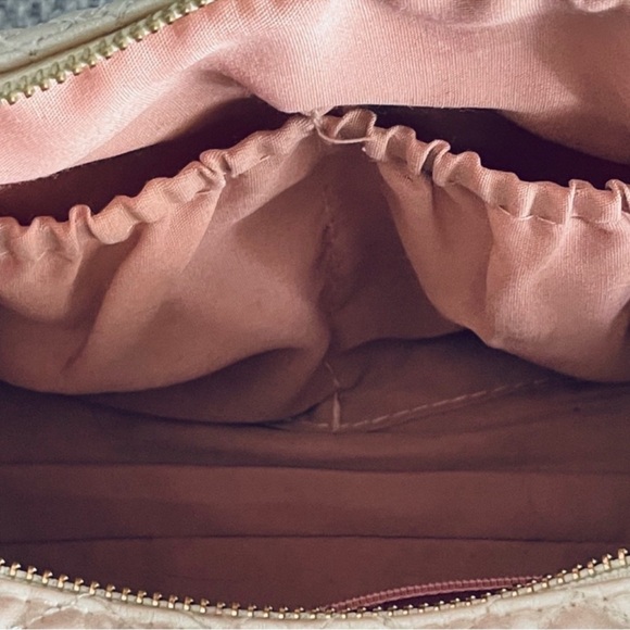 Vince Camuto Quilted Cosmetic Bag Zippered Many Pockets Cream Off White - Picture 8 of 11